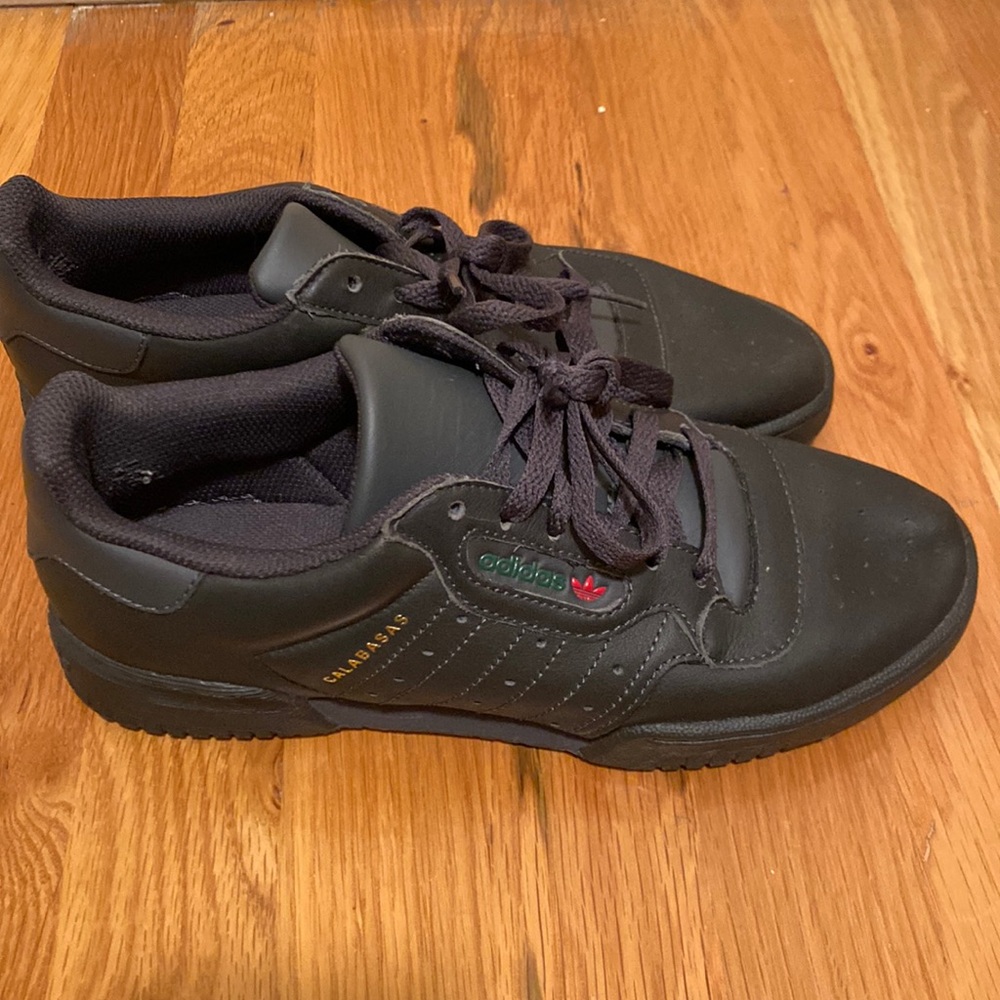 Yeezy adidas calabasas powerphase sneakers black